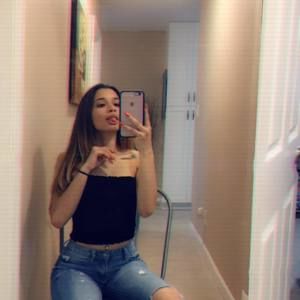 Meet your Posher, Esmeey